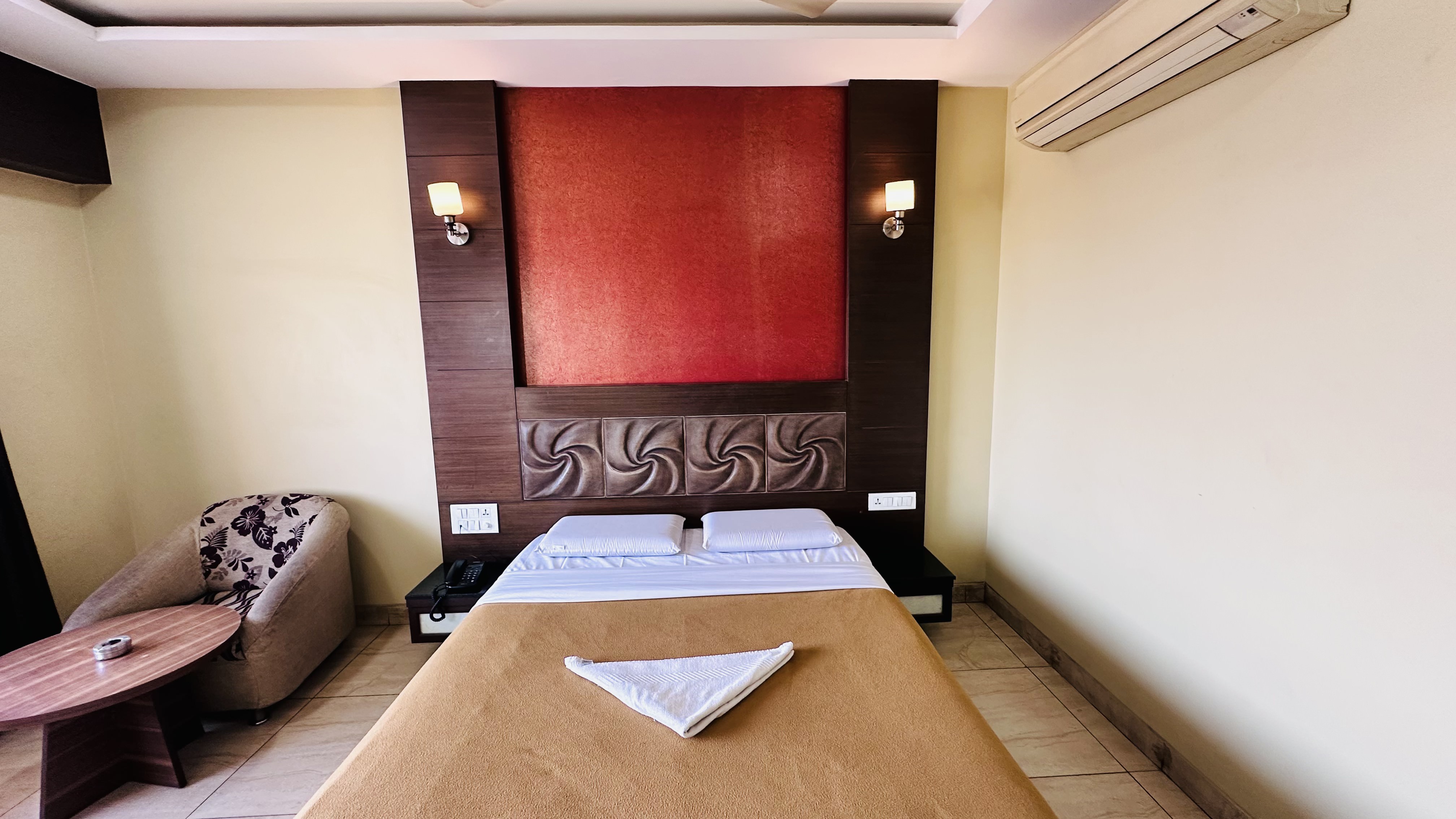 Deluxe Premium Room - Vaishali Residency
