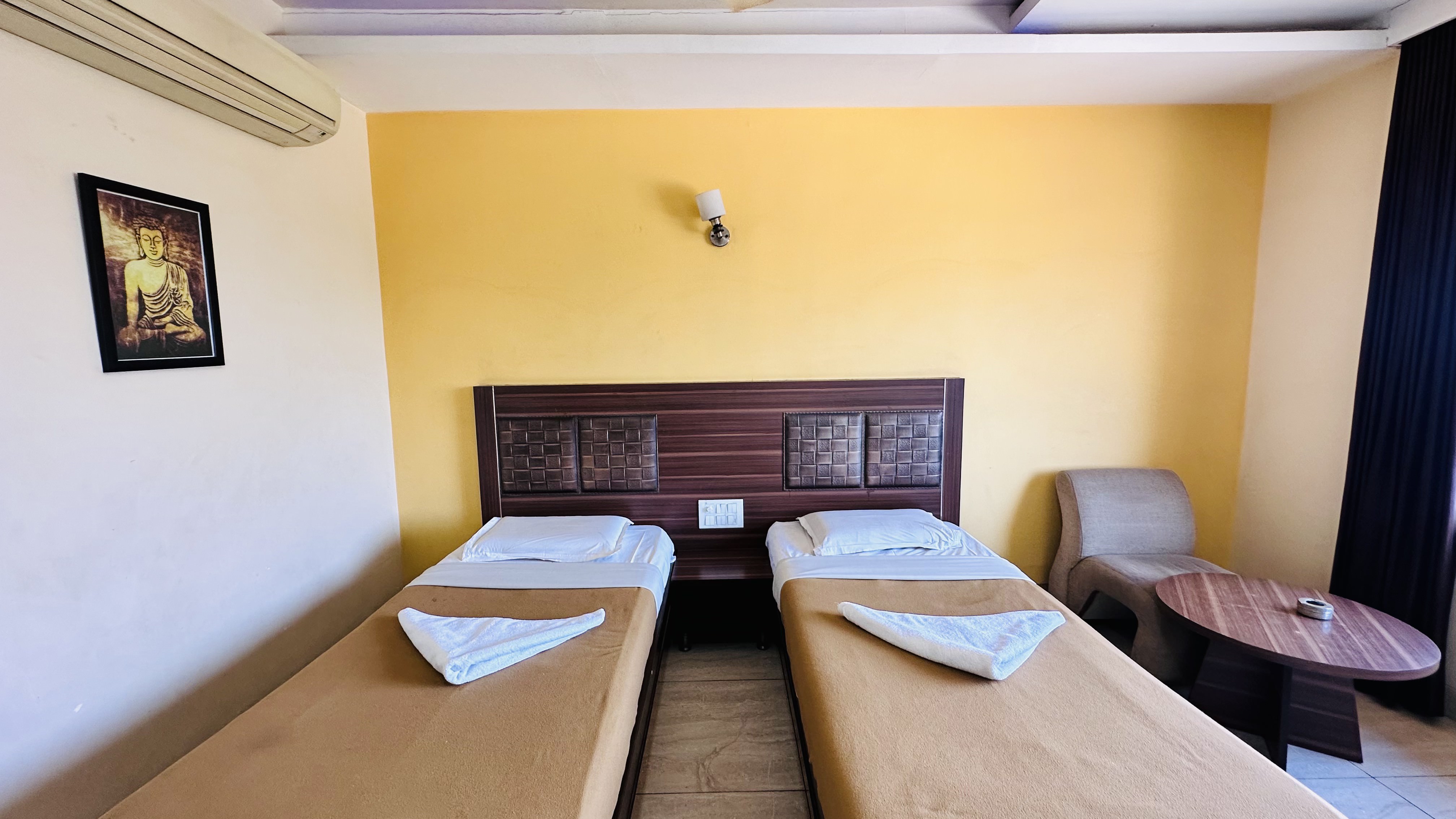 Deluxe Standard Twin Room - Vaishali Residency