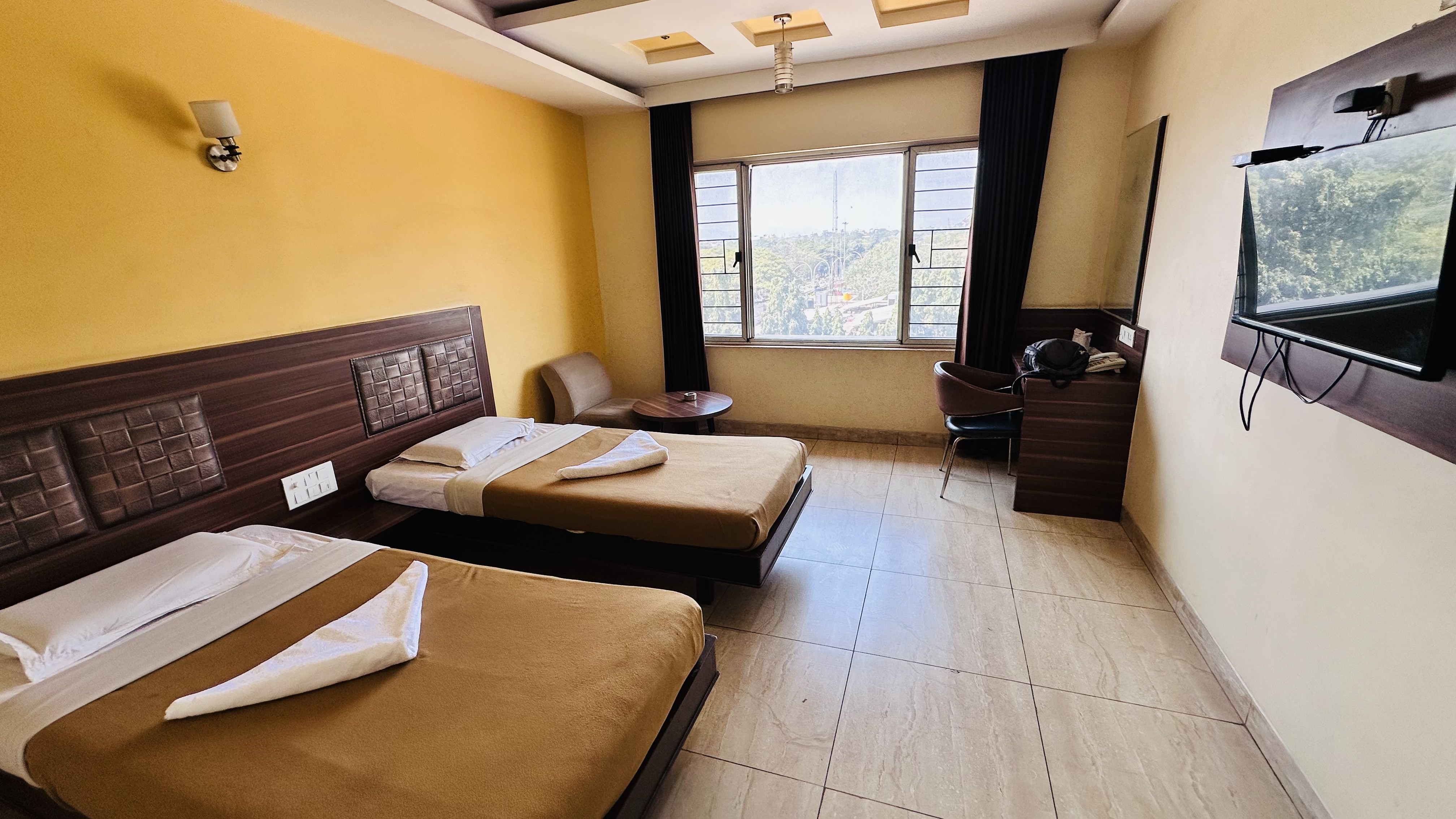 Deluxe Twin Room - Vaishali Residency